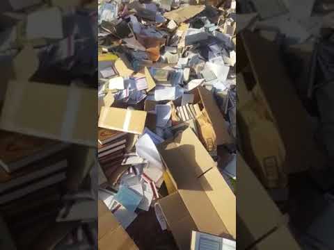 مشهد مصاحف ممزقة !!