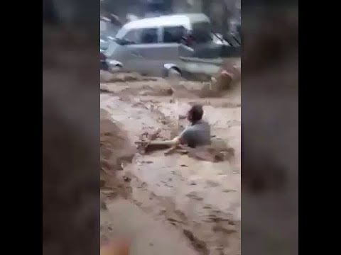 السيول تجرف الإنسان والسيارات في دمشق 26 نيسان