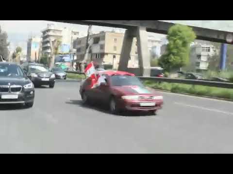 صور الرئيس بشار الأسد تجتاح معاقل الحريري وسط بيروت