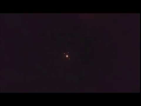 لحظة تصدي الدفاع الجوي السوري لصواريخ اسرائيليه معادية في ريف دمشق الغربي