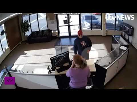 شاهد  ????  واحدة من اغبى عمليات  السطو  في العالم