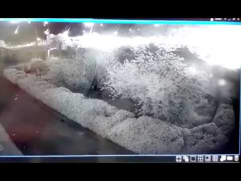 لحظة تصدي الدفاع الجوي لصاروخين اسرائيلين التقطتها كميرا مراقبة في منطقة الكسوة