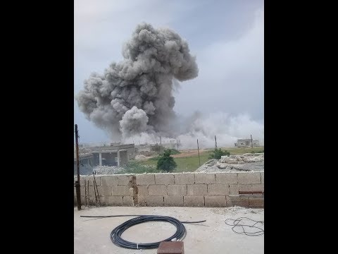 شاهد | إحدى الغارات الجوية للطيران الروسي على مدينة اللطامنة بريف حماة 30-04-2019