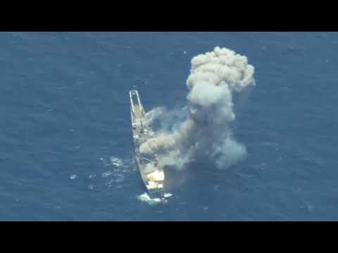 بأحدث الصواريخ والطوربيدات تدمير سفينة إنزال أمريكية في المحيط الهادئ