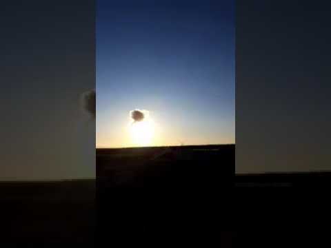 Протурецкие боевики снимают первые авиаудары по курдским силам в Африне с передовых позиций.