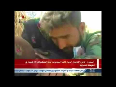 جندي سوري يلتقي بوالدته الخارجة من الغوطة الشرقية لأول مرة منذ 8 سنوات