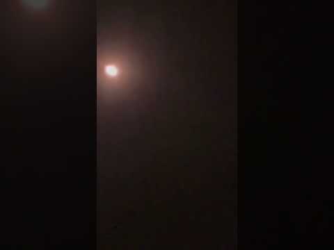 لحظة اسقاط الدفاع الجوي السوري لصواريخ اسرائيلية في سماء دمشق