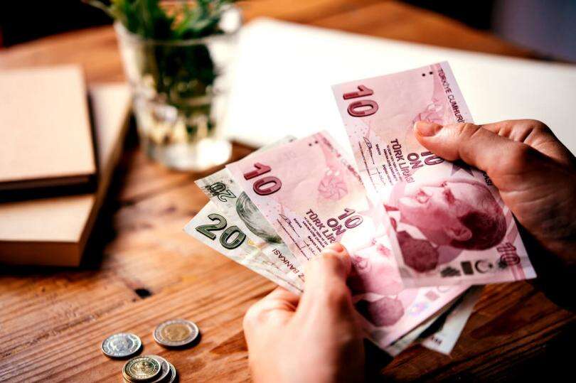 الليرة التركية ترتفع أمام الدولار بعد كشف بيانات هامة .. سعر اليوم